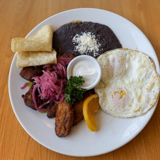 Desayuno Tipico